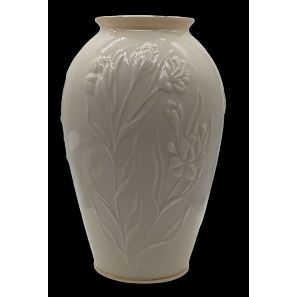 Lenox Accents Lenox Masterpiece Collection Iris Floral Embossed 8